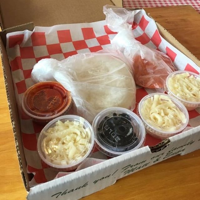 10" Pizza Kit (Dough, Sauce, Cheese).