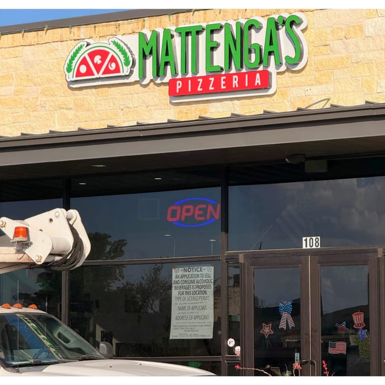 Mattenga's Pizzeria in New Braunfels Marketplace