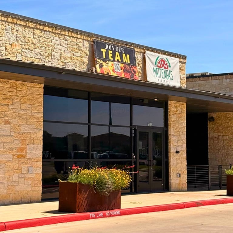 Mattenga's Pizzeria in New Braunfels Marketplace