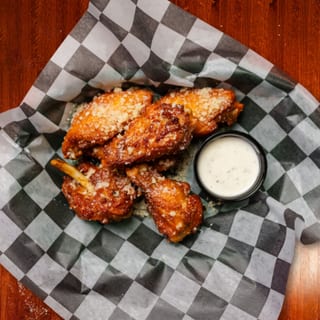 WINGS Garlic Parm (6)