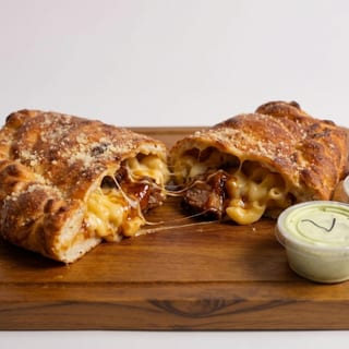 🥩 Brisket Mac Calzone